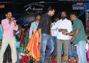 Karthi Dancing With Aruwe Homeless Children photo 8