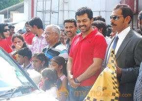 Karthi Flags Off O2 Car Rally For The Blind Event  photo 8