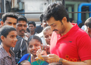 Karthi Flags Off O2 Car Rally For The Blind Event  photo 20
