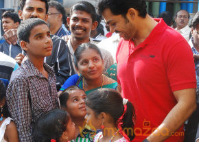 Karthi Flags Off O2 Car Rally For The Blind Event  photo 15
