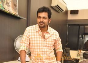 Karthi Tamil Actor Interview Photos photo 18