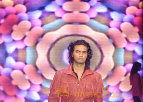Leather Fashion Show 2013 photo 59