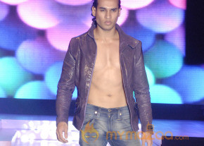 Leather Fashion Show 2013 photo 30