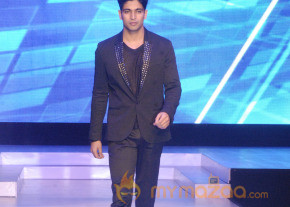 Leather Fashion Show 2013 photo 51