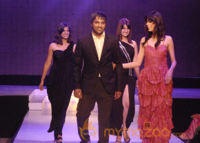 Leather Fashion Show 2013 photo 45