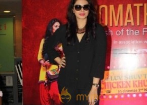 Luv Shuv Tey Chicken Khurana Movie Promotion Stills photo 20