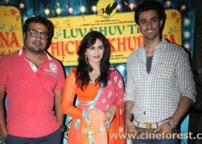 Luv Shuv Tey Chicken Khurana Movie Promotion Stills photo 23