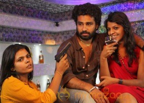 Madhu Maadhu Soodhu Movie Photos photo 14