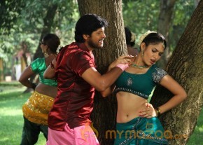 Mai Maranthen Movie Latest Stills photo 9