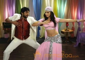 Mai Maranthen Movie Latest Stills photo 16