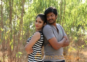 Mai Maranthen Movie Latest Stills photo 20