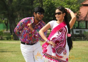 Mai Maranthen Movie Latest Stills photo 12