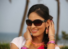 Mai Maranthen Movie Latest Stills photo 15