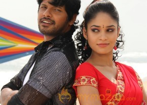 Mai Maranthen Movie Latest Stills photo 17