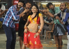 Mai Maranthen Movie Latest Stills photo 13