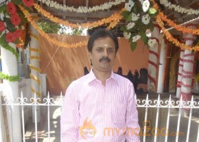 Malainattan Movie Launch Stills photo 38