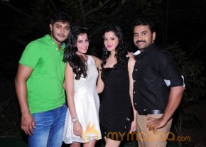 Manathil Matam Seitai Movie photo 21