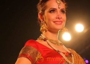 Models Saree Fashion Show Photos photo 43