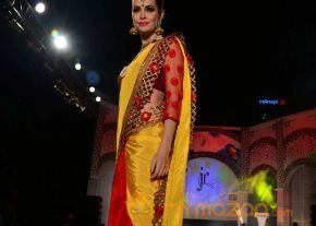 Models Saree Fashion Show Photos photo 23