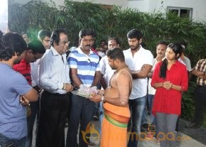 Naan Sigappu Manithan Movie Launch Photos photo 38