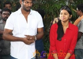 Naan Sigappu Manithan Movie Launch Photos photo 22