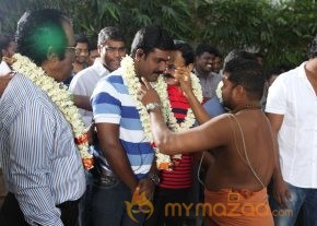 Naan Sigappu Manithan Movie Launch Photos photo 29