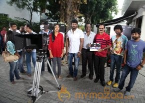 Naan Sigappu Manithan Movie Launch Photos photo 17