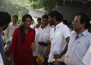 Naan Sigappu Manithan Movie Launch Photos photo 25