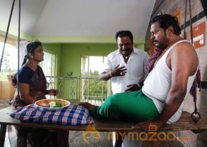 Naan Than Bala Movie New Stills photo 24