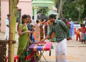 Nalanum Nandhinium Movie Stills photo 3