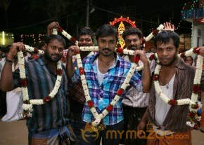 Nalanum Nandhinium Movie Stills photo 16