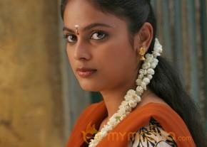 Nalanum Nandhinium Movie Stills photo 17