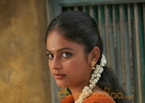 Nalanum Nandhinium Movie Stills photo 2