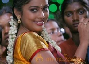 Nalanum Nandhinium Movie Stills photo 6