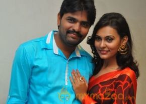 Nee En Uyire Movie Audio Launch Stills photo 12
