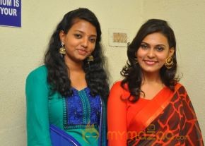 Nee En Uyire Movie Audio Launch Stills photo 91