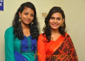 Nee En Uyire Movie Audio Launch Stills photo 107