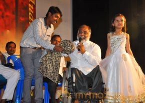 Nee En Uyire Movie Audio Launch Stills photo 99