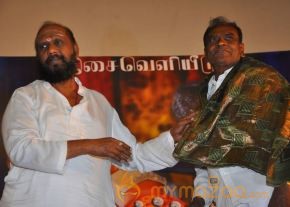 Nee En Uyire Movie Audio Launch Stills photo 82
