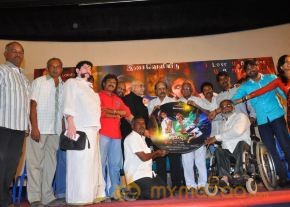Nee En Uyire Movie Audio Launch Stills photo 73