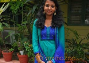 Nee En Uyire Movie Audio Launch Stills photo 93