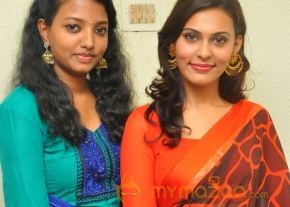 Nee En Uyire Movie Audio Launch Stills photo 18