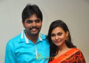 Nee En Uyire Movie Audio Launch Stills photo 38