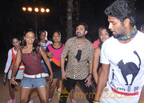 Onbathula Guru Movie Onlocation Stills photo 14