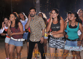 Onbathula Guru Movie Onlocation Stills photo 6