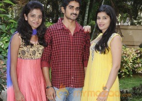 Ovvoru Nanbanum Thevai Machan Press Meet photo 64