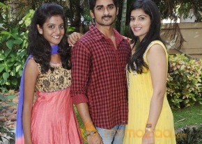 Ovvoru Nanbanum Thevai Machan Press Meet photo 28