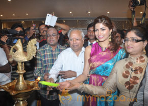 Parvathy Omanakuttan Launch Women's World Store   photo 25