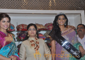 Parvathy Omanakuttan Launch Women's World Store   photo 43
