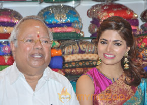 Parvathy Omanakuttan Launch Women's World Store  